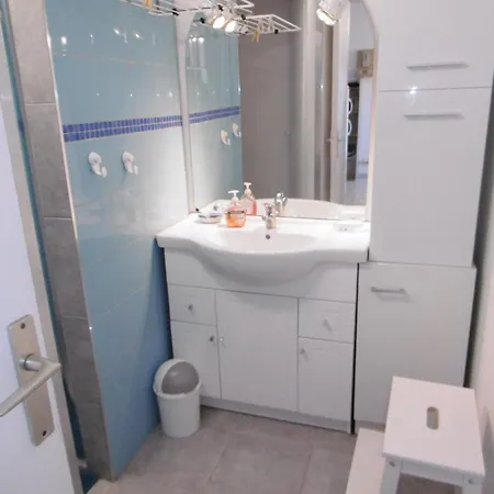 T2, 28m², Proche Plage, 4 Pers., Parking Privilégié à - Fr-1-795-10