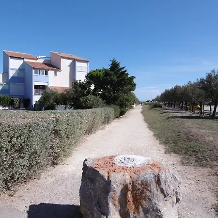 T2, 28m², Proche Plage, 4 Pers., Parking Privilégié à - Fr-1-795-10